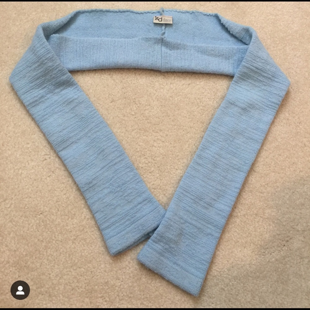 kd dance ballet warm up shrug